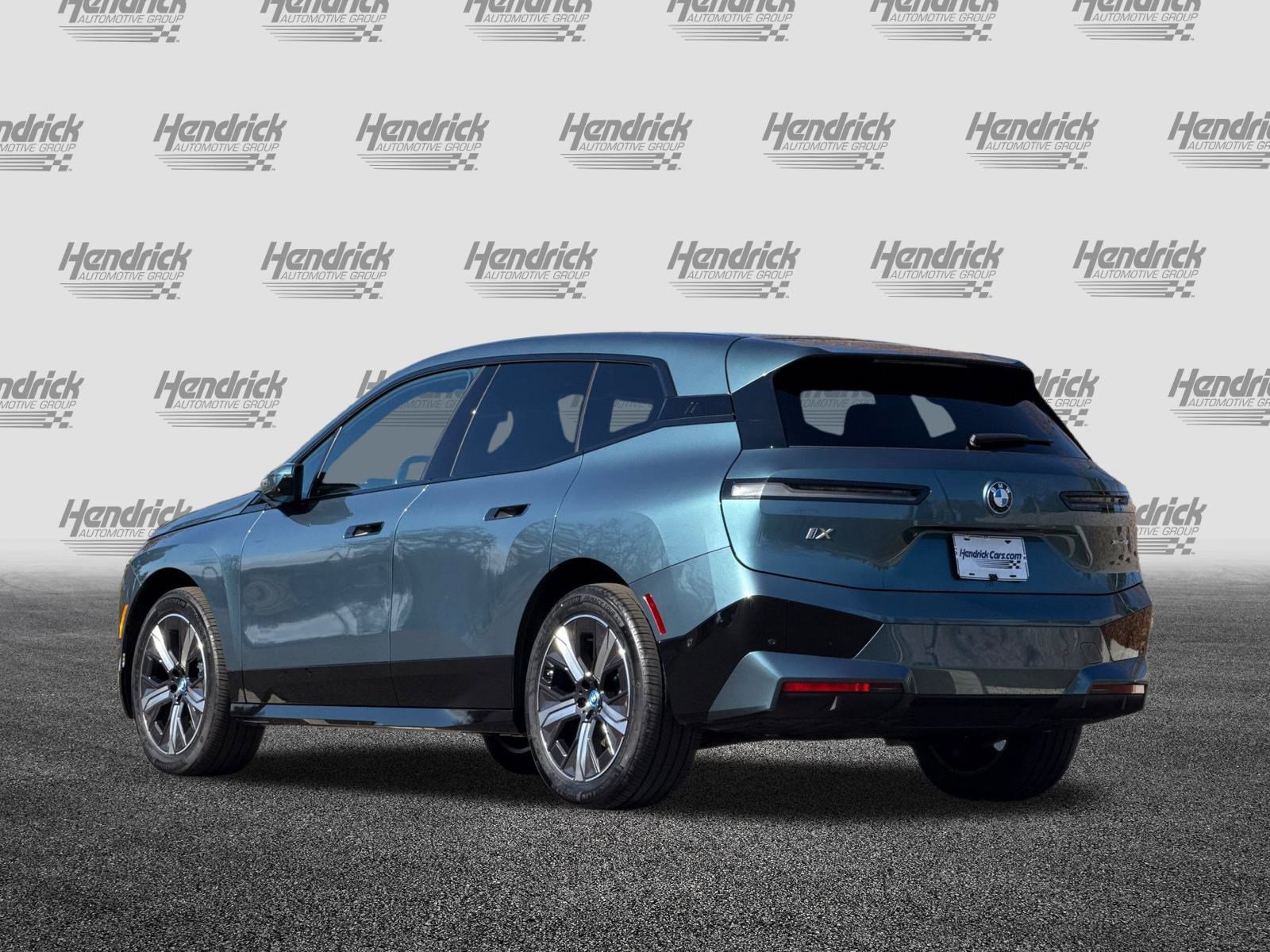 Used 2025 BMW iX xDrive50 w/ Premium Package image 7