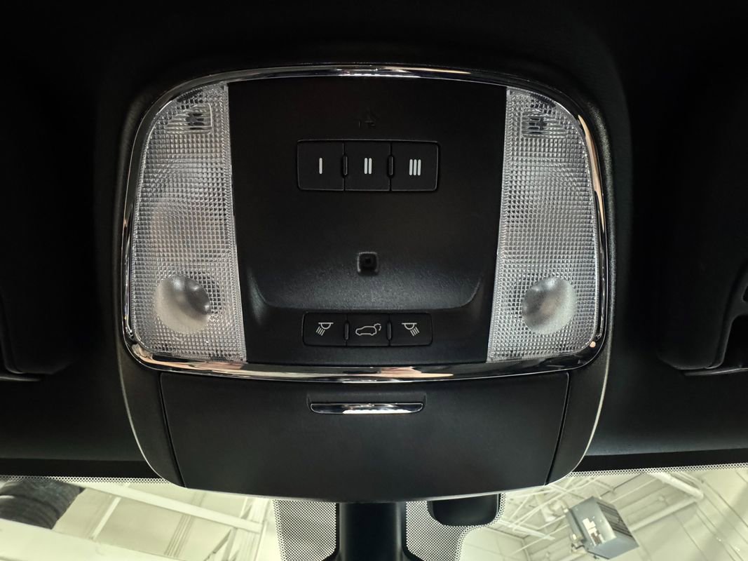 Used 2020 Jeep Grand Cherokee Altitude image 25