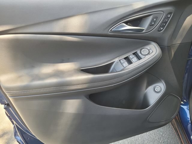 Used 2023 Buick Encore GX Essence w/ Experience Buick Package FWD image 19