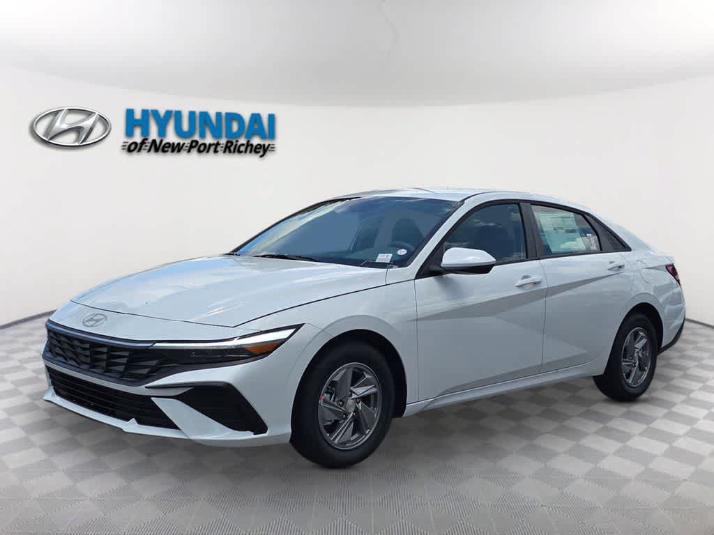 New 2026 Hyundai Elantra SE