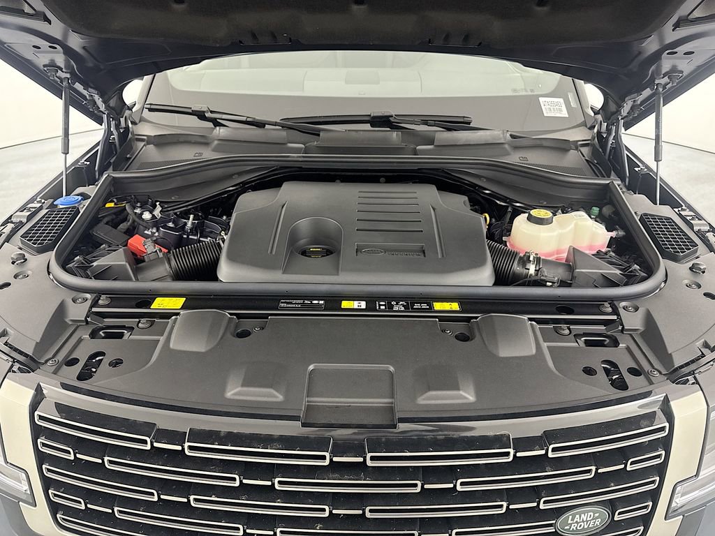 New 2026 Land Rover Range Rover SE image 30