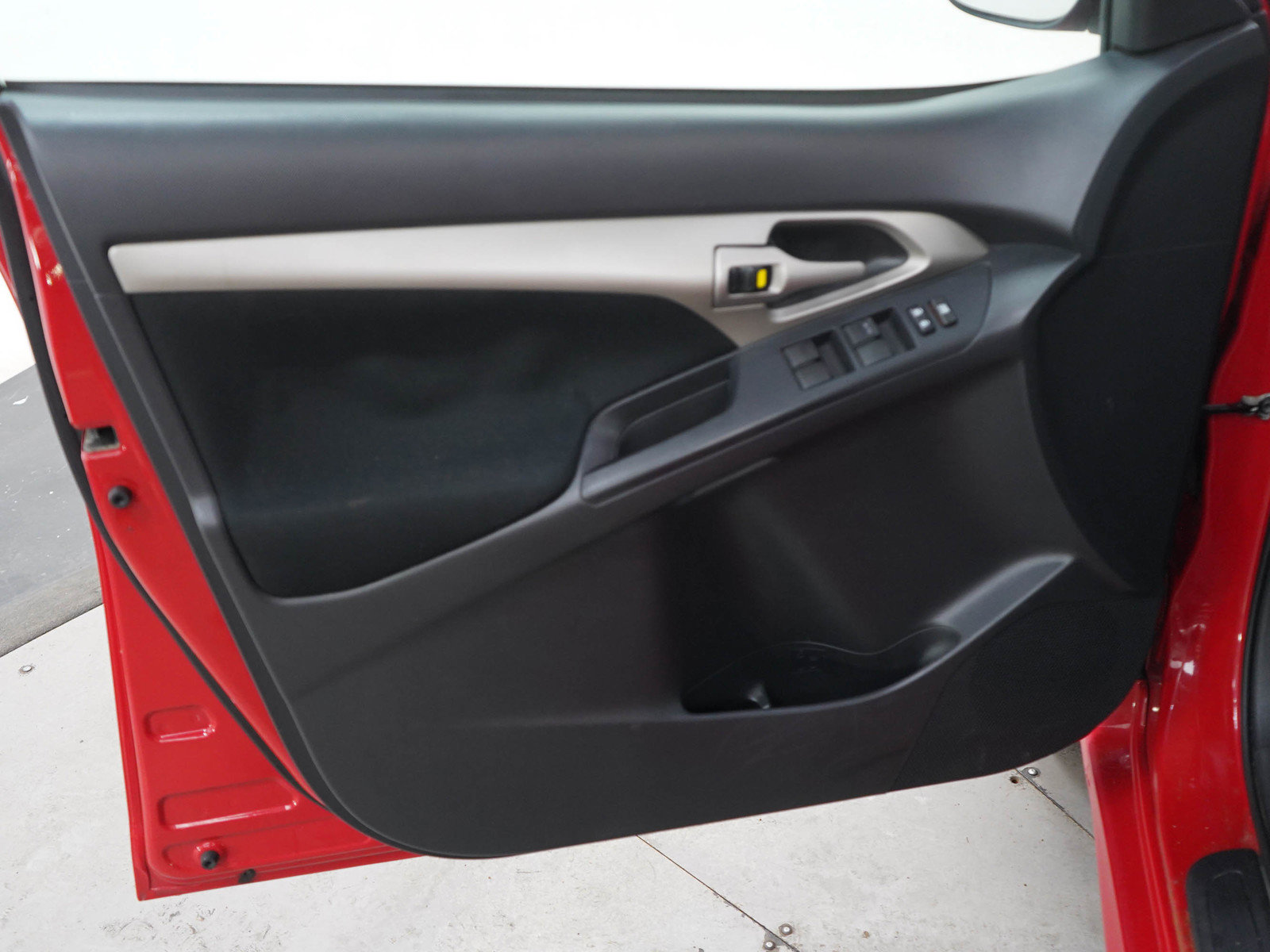 Used 2011 Toyota Matrix FWD image 18