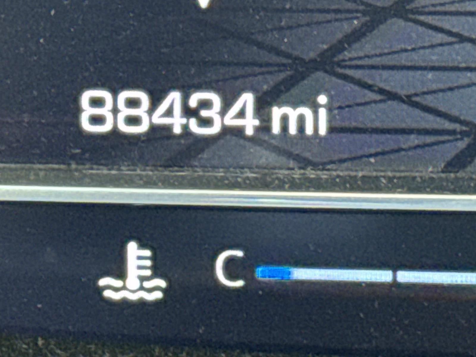 Used 2022 GMC Yukon AT4 image 27