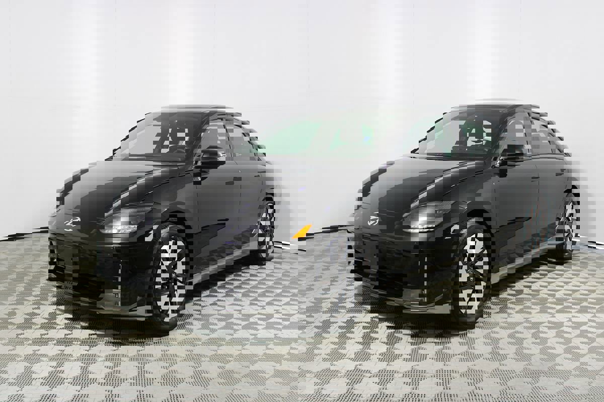 Used 2024 Hyundai Ioniq 6 SE image 3