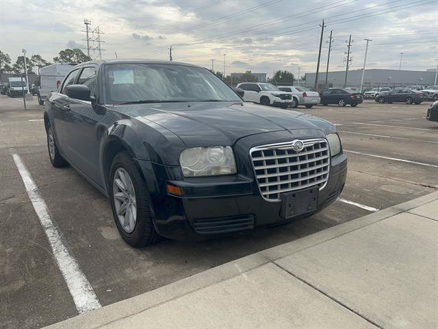 Used 2008 Chrysler 300 LX RWD image 2