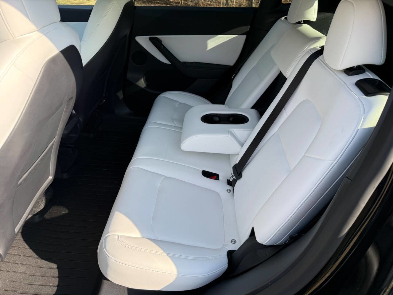 Used 2022 Tesla Model Y Performance image 16