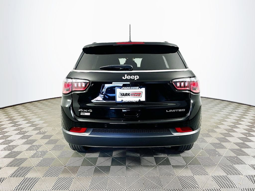 Used 2024 Jeep Compass Limited image 9