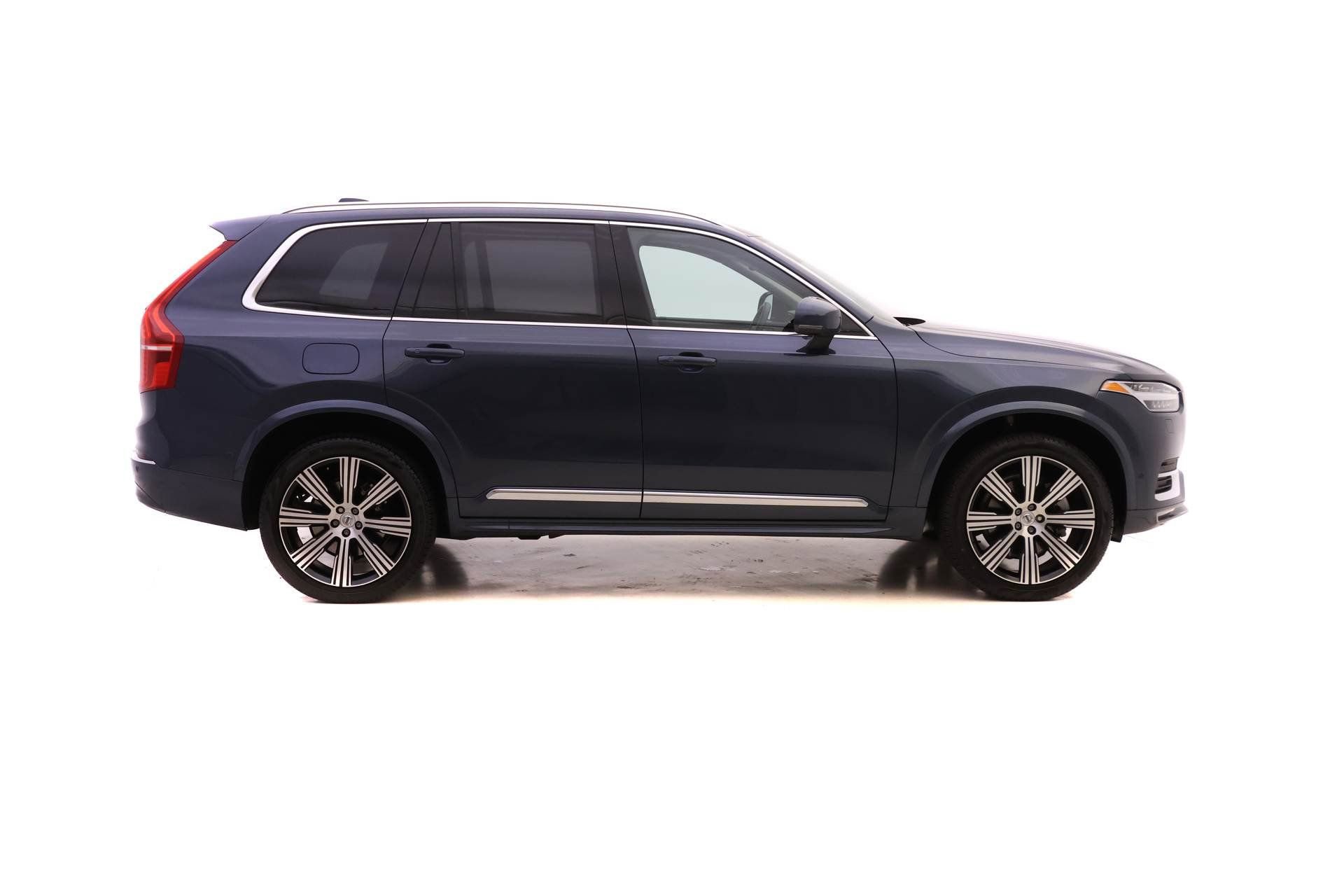 New 2025 Volvo XC90 B6 Plus w/ Protection Package Premier AWD/4WD image 4