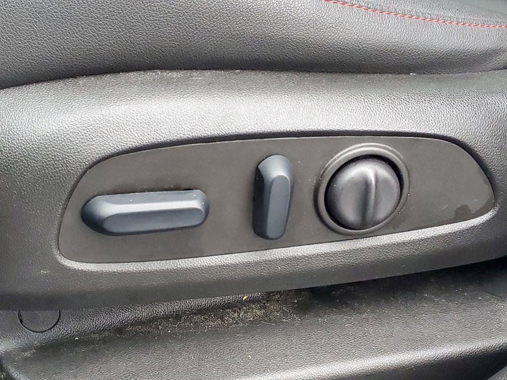 Certified 2023 Chevrolet Blazer RS w/ Driver Confidence II Package image 6