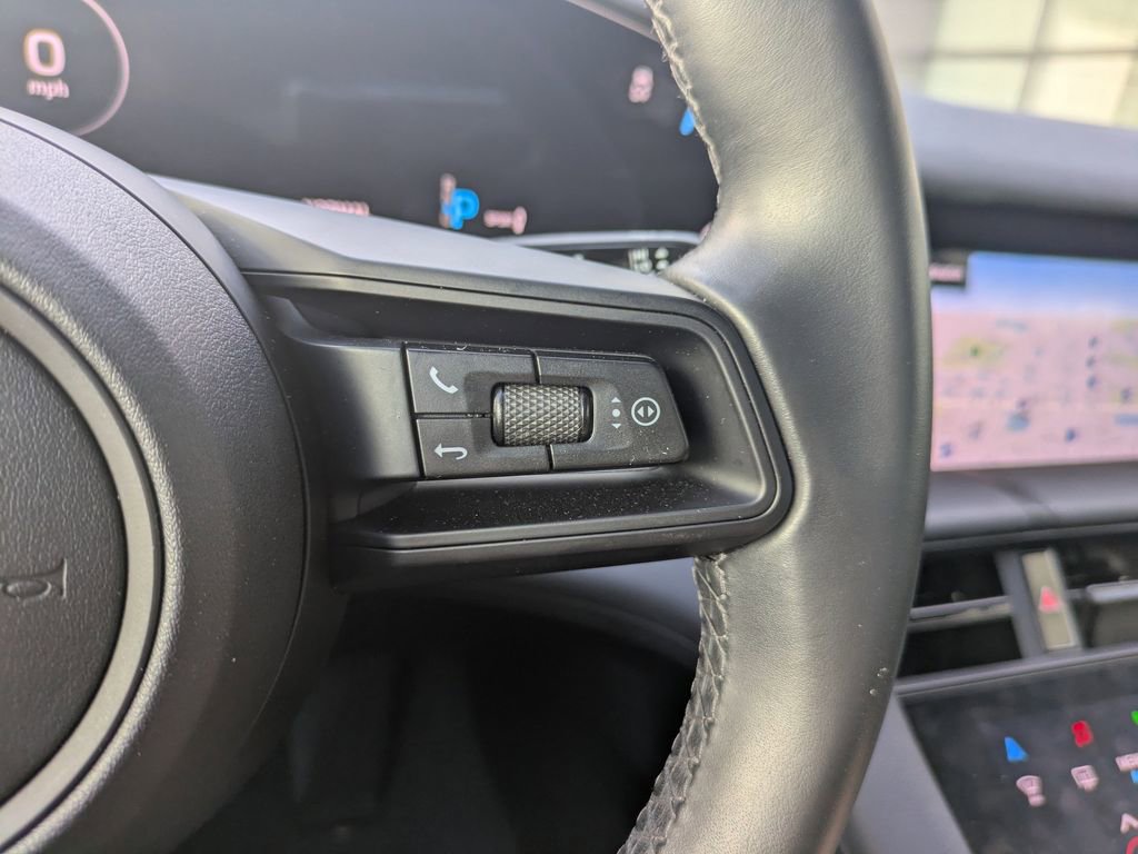 Used 2021 Porsche Taycan image 24