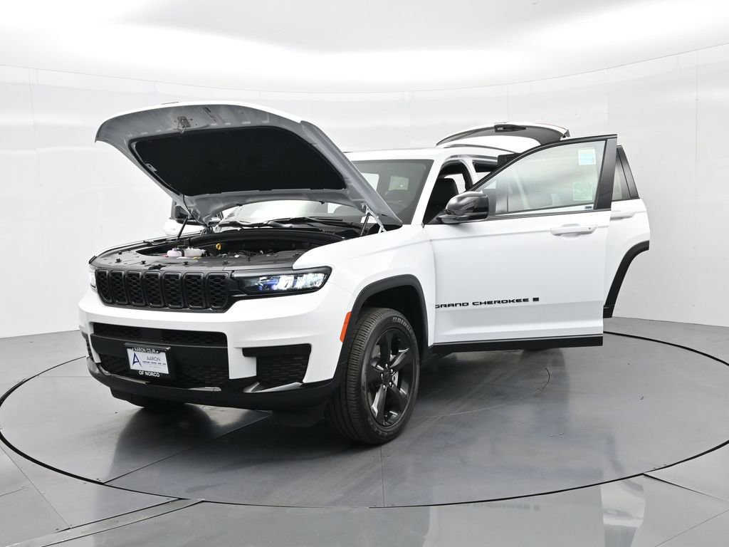 New 2025 Jeep Grand Cherokee L Altitude image 28