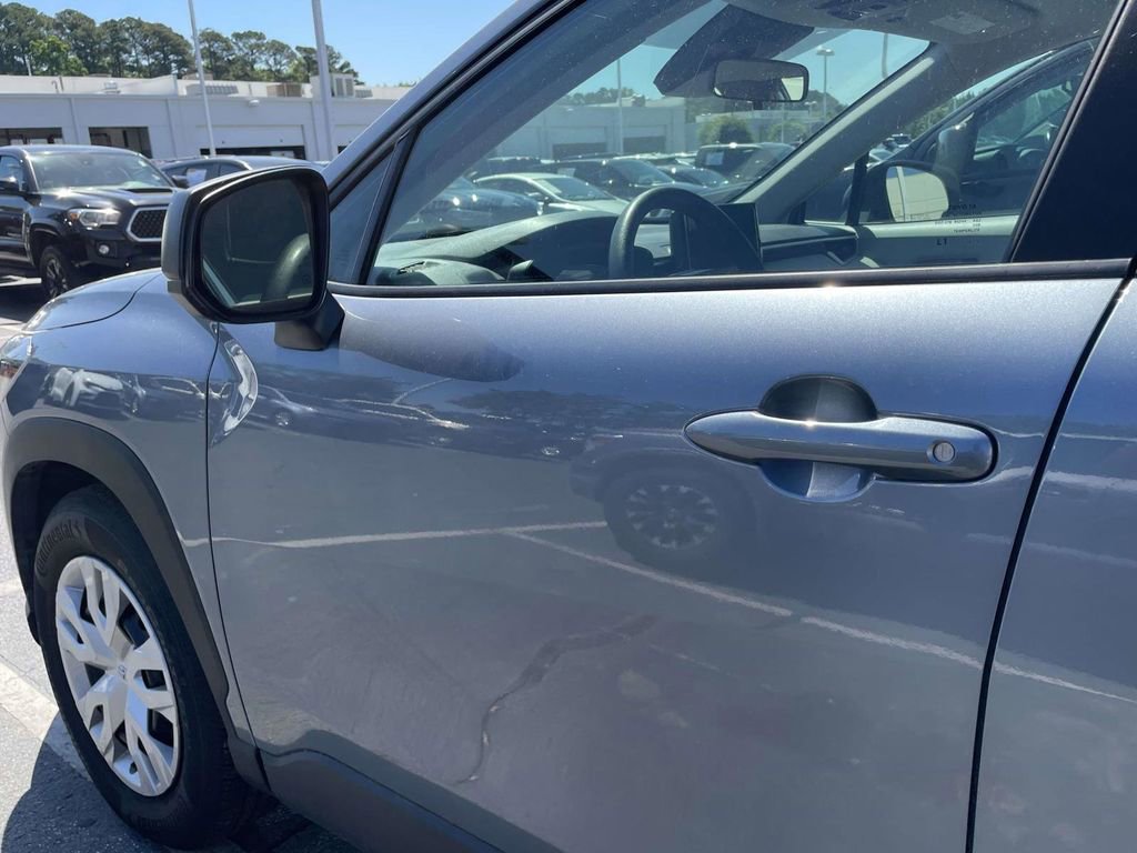 Used 2025 Toyota Corolla Cross L FWD image 30