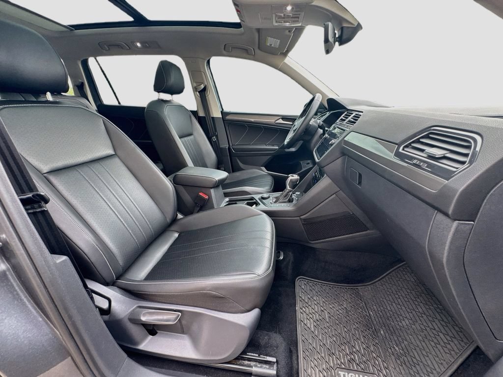 Used 2022 Volkswagen Tiguan SE AWD/4WD image 29