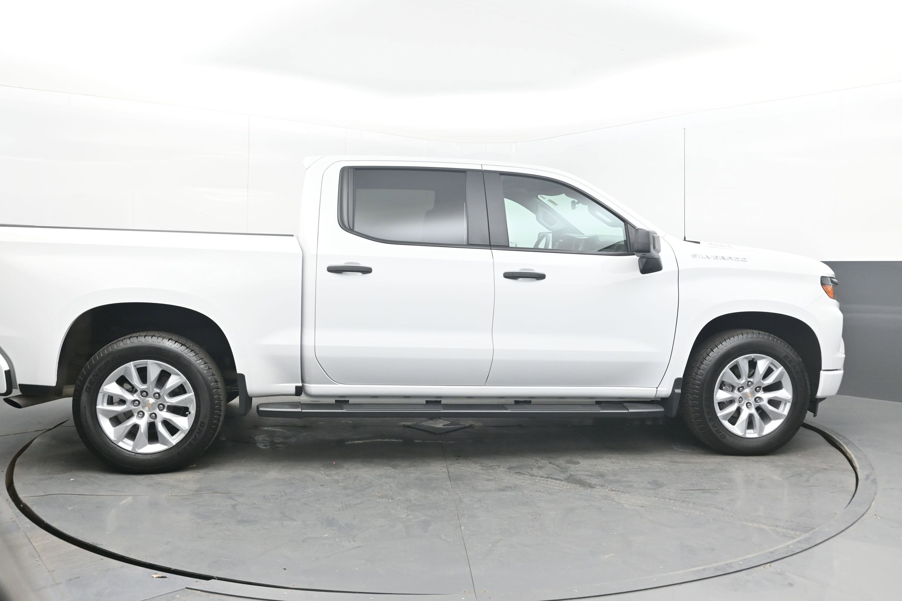 Certified 2026 Chevrolet Silverado 1500 Custom RWD image 10