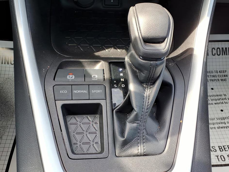 Certified 2022 Toyota RAV4 XLE w/ Convenience Package image 23