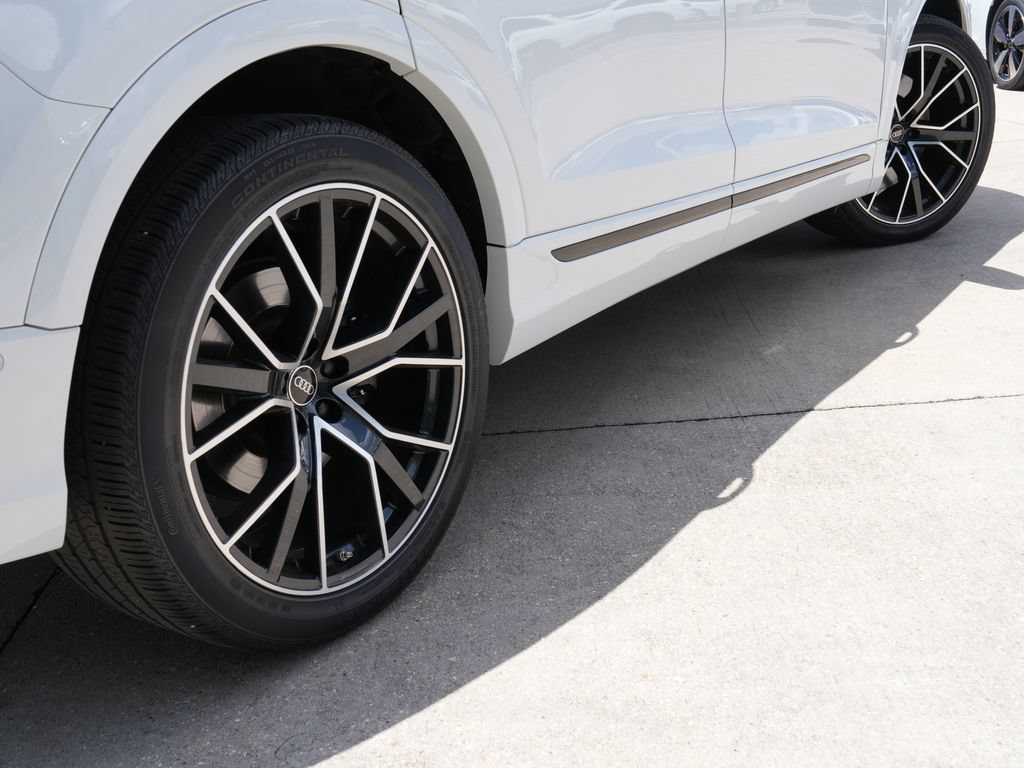 Used 2023 Audi SQ8 Prestige AWD/4WD image 11