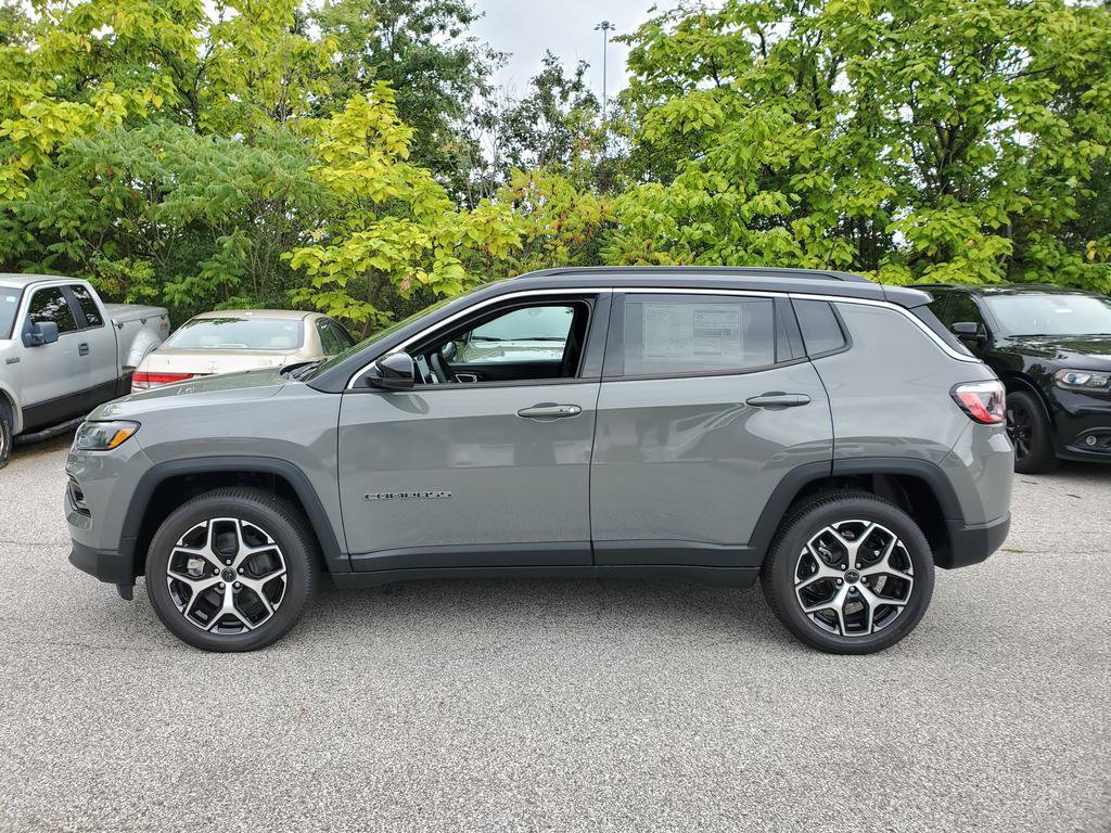 New 2026 Jeep Compass Limited w/ Sun, Sound & Navigation Group AWD/4WD image 3