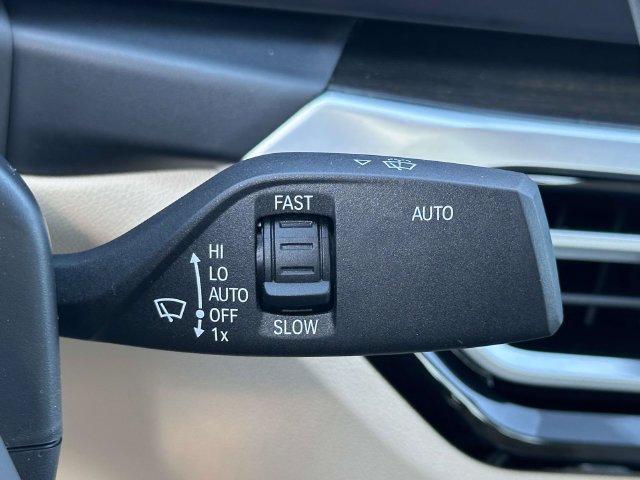 Used 2023 BMW 330i xDrive Sedan w/ Premium Package AWD/4WD image 27