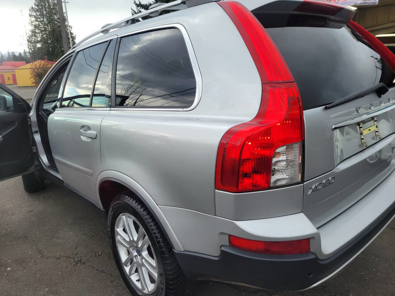 Used 2010 Volvo XC90 3.2 image 5