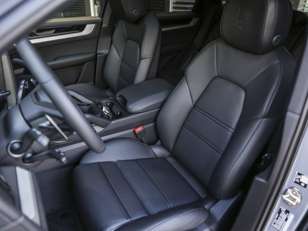 New 2026 Porsche Cayenne S AWD/4WD image 13