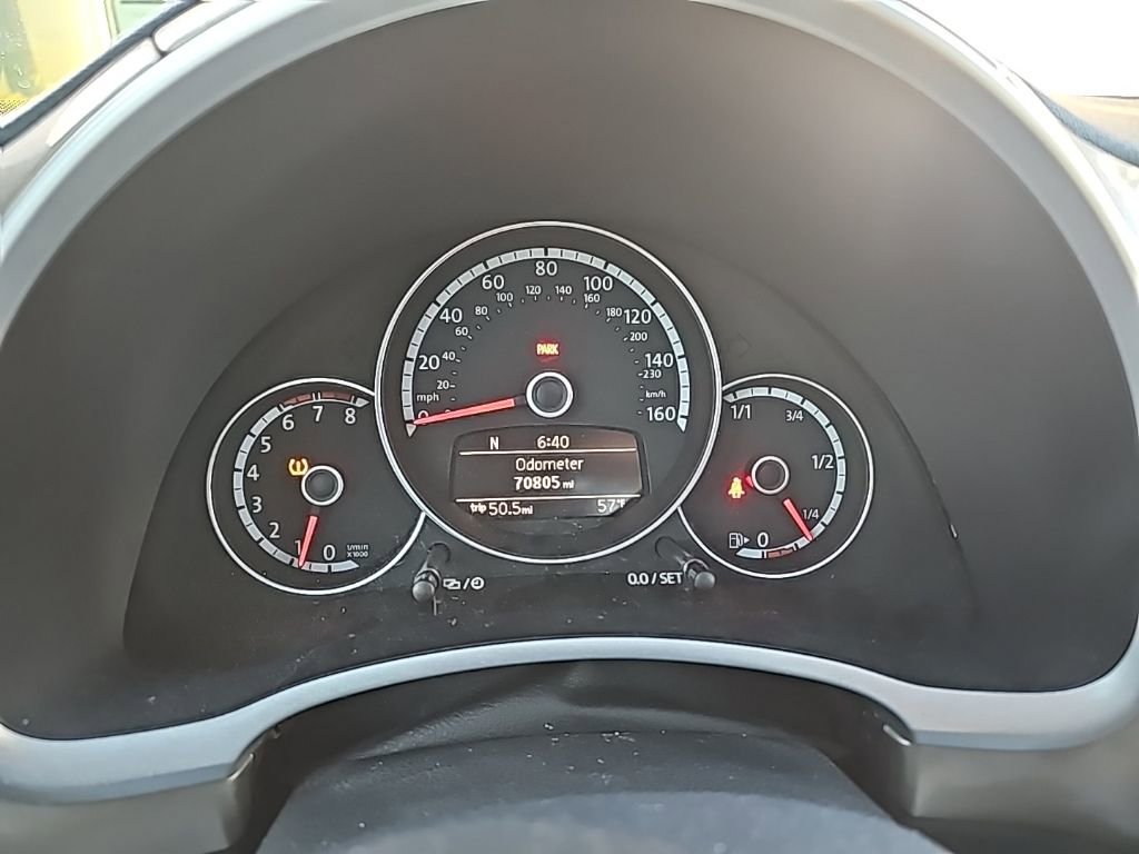 Used 2013 Volkswagen Beetle 2.5 FWD image 8
