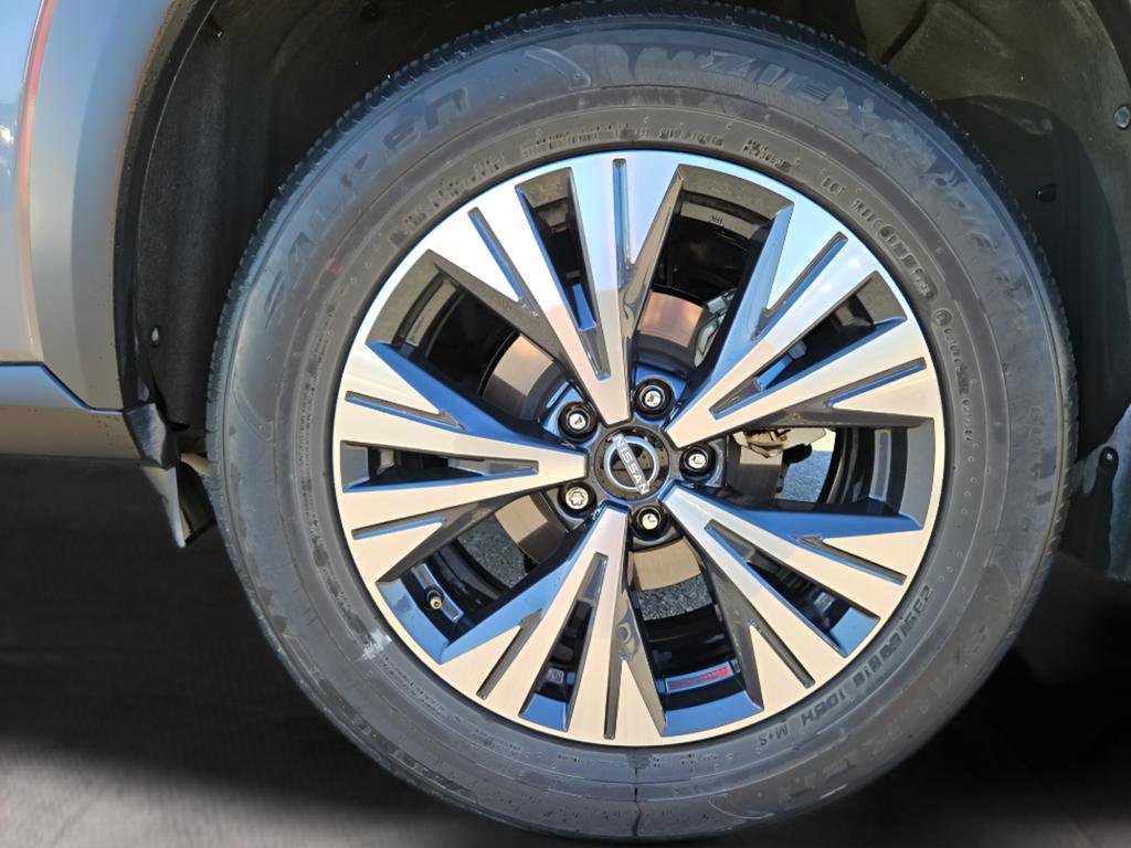 Used 2023 Nissan Rogue SV FWD image 13