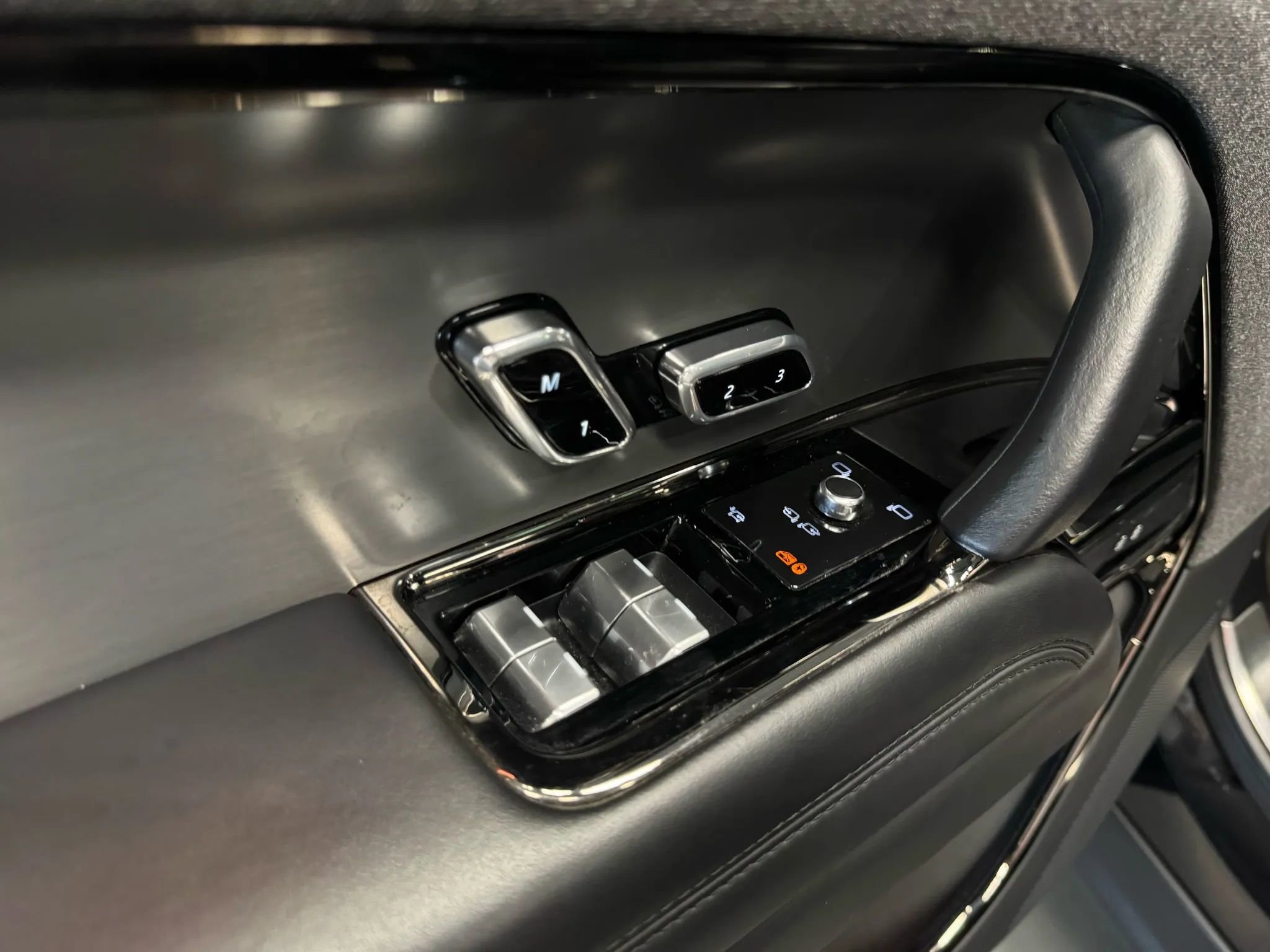 Used 2024 Land Rover Range Rover Sport SE image 17