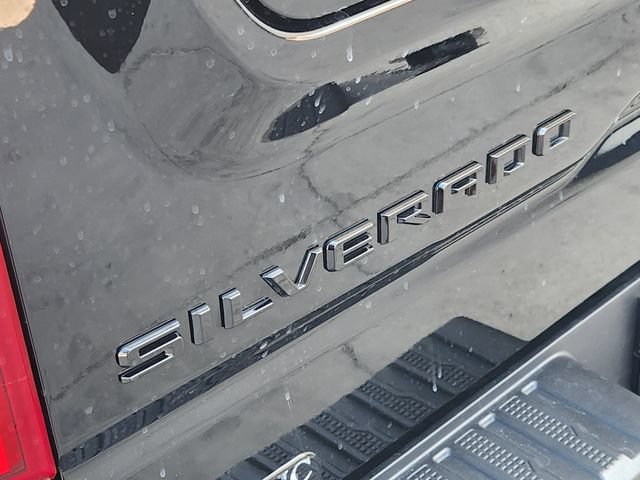 Used 2025 Chevrolet Silverado 1500 ZR2 w/ Dark Appearance Package AWD/4WD image 9