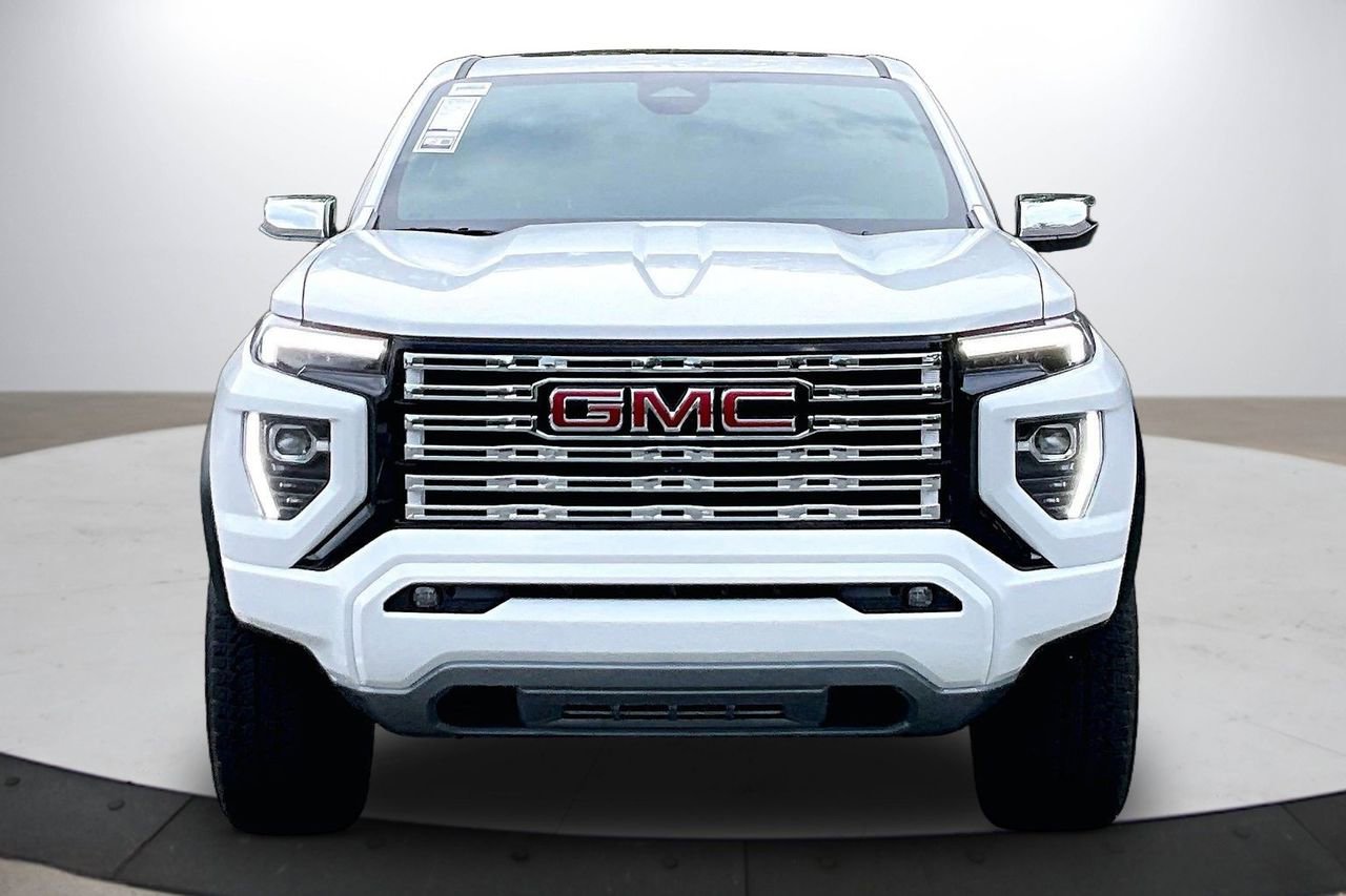 Used 2024 GMC Canyon Denali AWD/4WD image 3