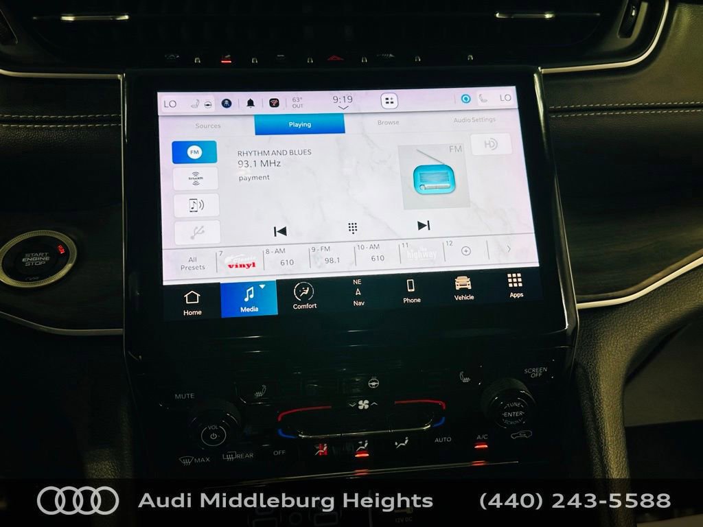 Used 2023 Jeep Grand Cherokee L Limited w/ Trailer Tow Group (B) AWD/4WD image 13
