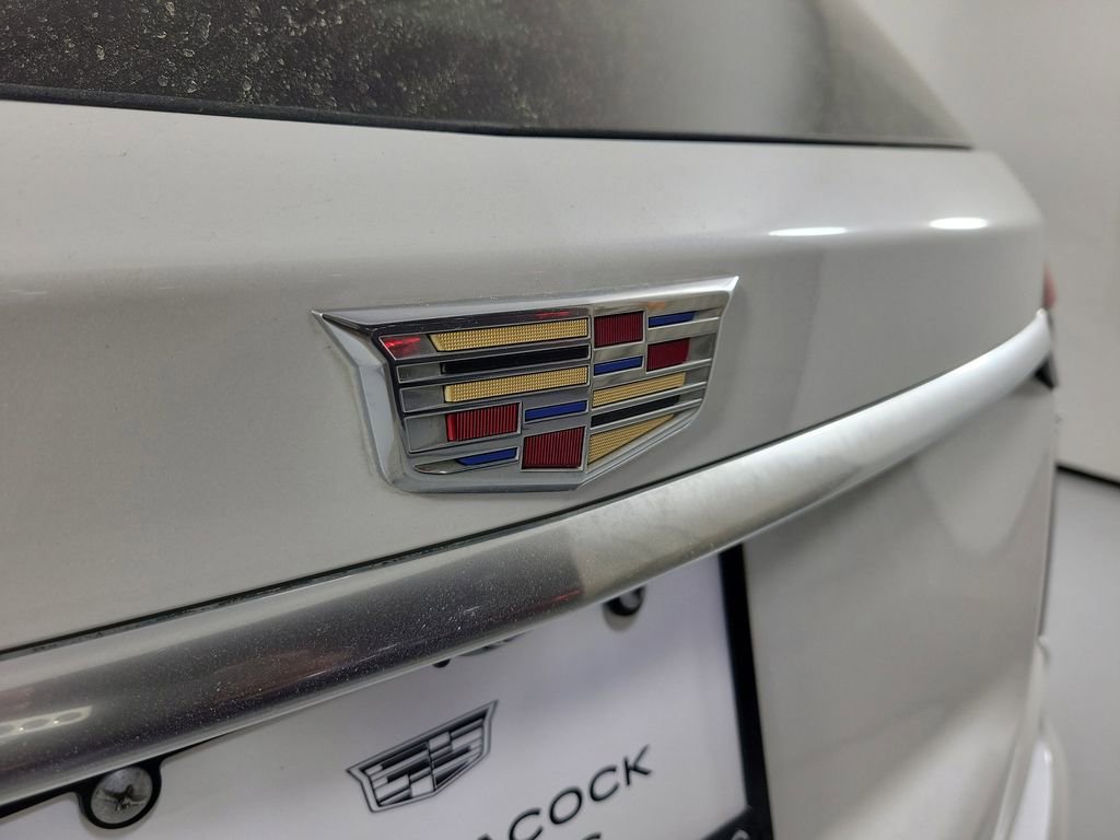 Certified 2024 Cadillac XT6 Luxury w/ LPO, Floor Liner Package image 7