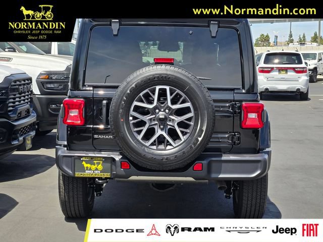 New 2026 Jeep Wrangler Unlimited Sahara AWD/4WD image 4