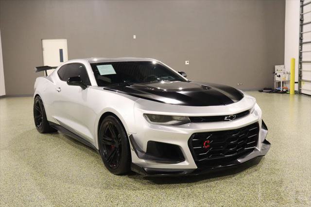 Used 2019 Chevrolet Camaro ZL1 RWD video 1
