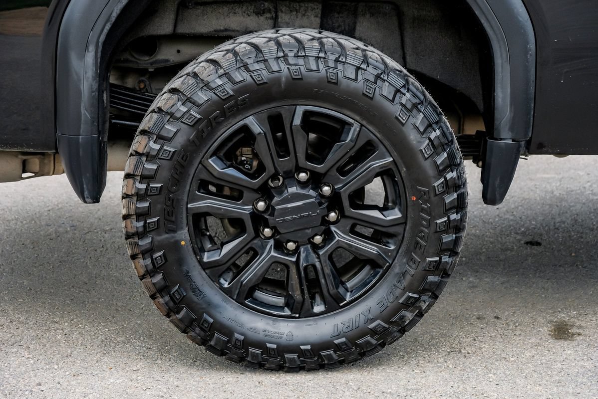 Used 2023 GMC Sierra 2500 Denali w/ Denali Black Diamond Edition AWD/4WD image 61