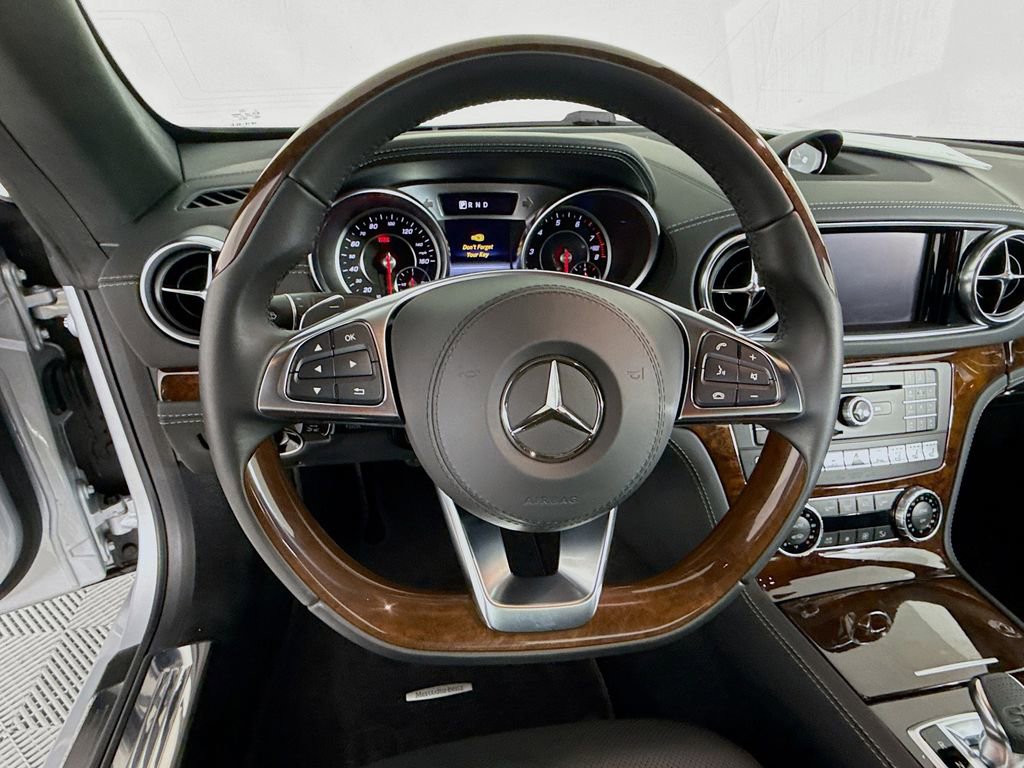 Used 2018 Mercedes-Benz SL 550 image 11