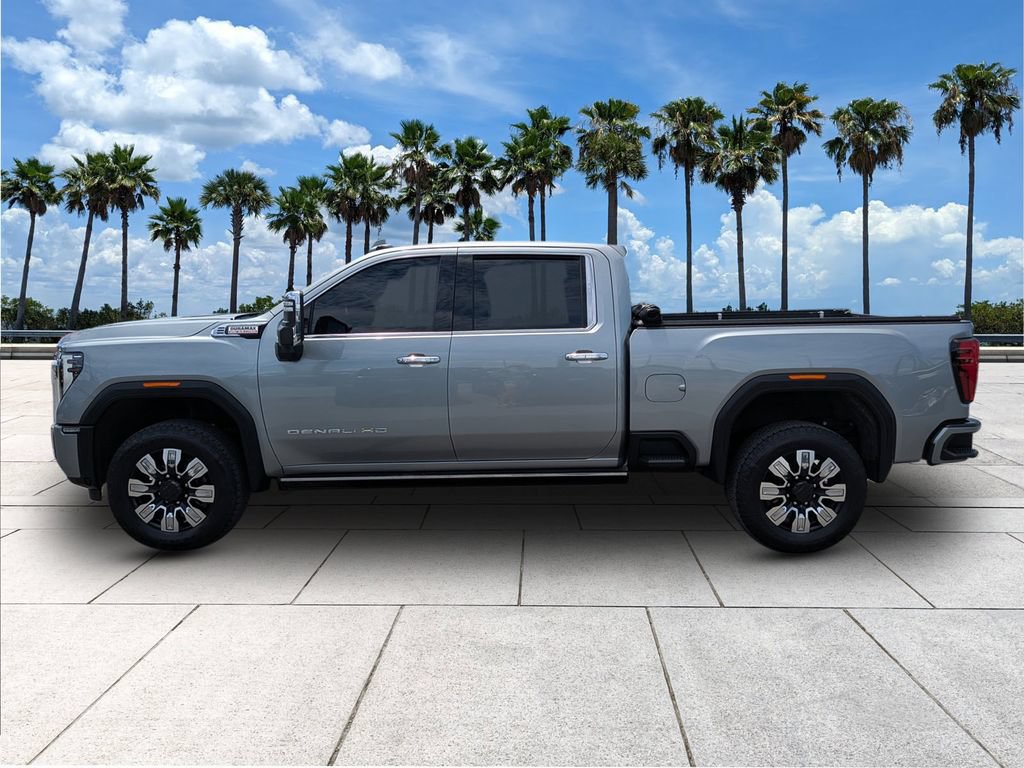 Used 2024 GMC Sierra 2500 Denali w/ Denali Reserve Package AWD/4WD image 4