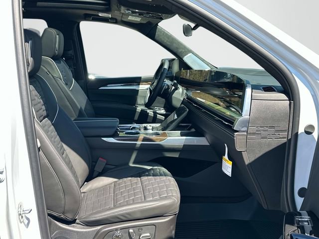 Used 2026 Cadillac Escalade ESV Platinum Luxury w/ LPO, Floor Liner Package AWD/4WD image 21