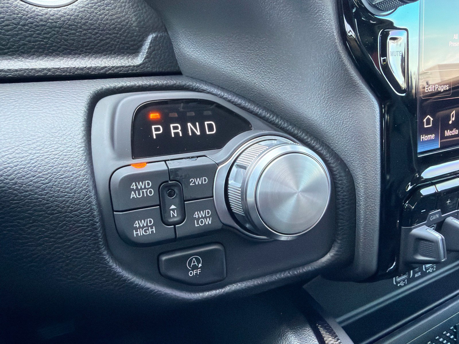 New 2026 RAM 1500 Laramie AWD/4WD image 27