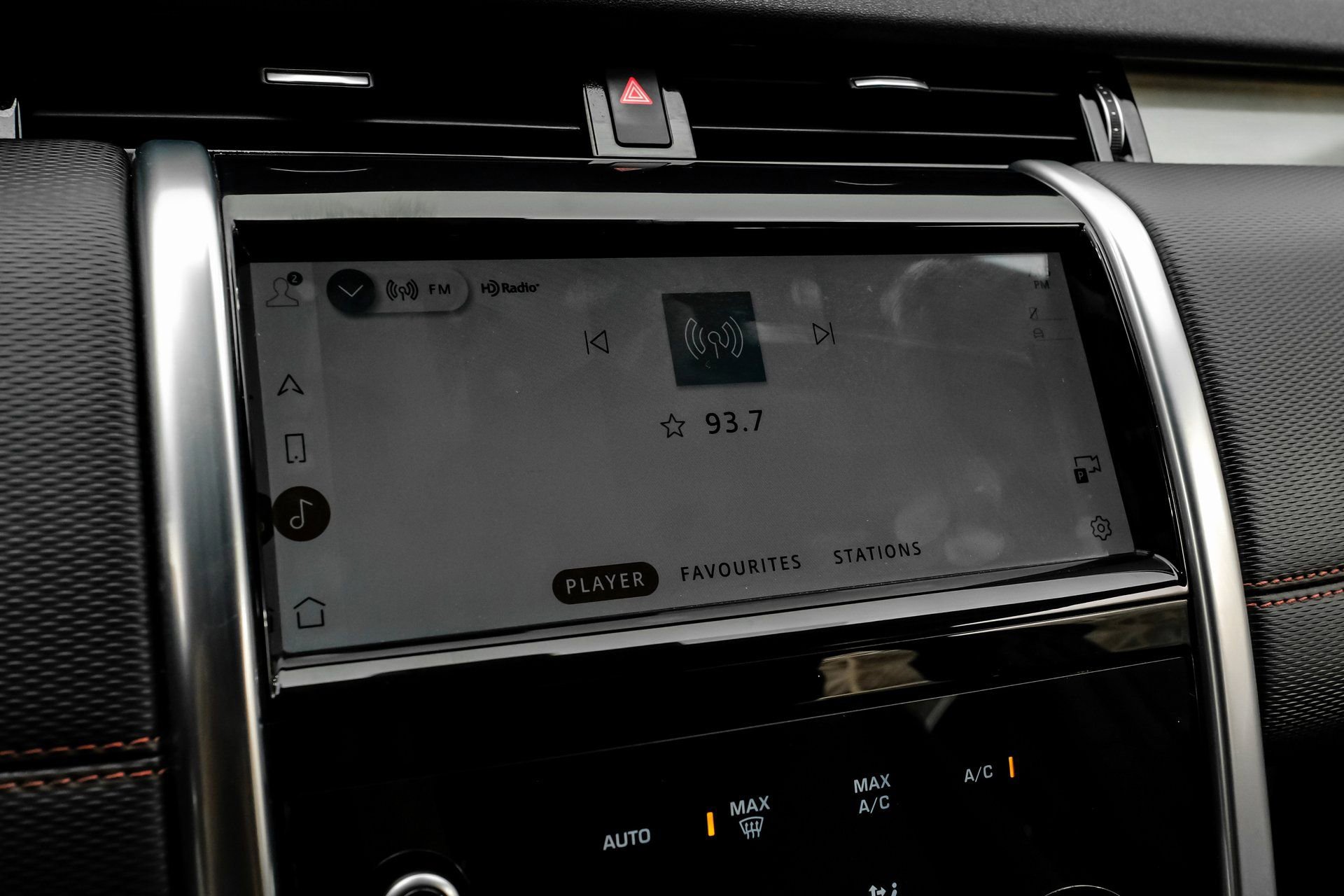 Used 2023 Land Rover Discovery Sport S R-Dynamic image 32