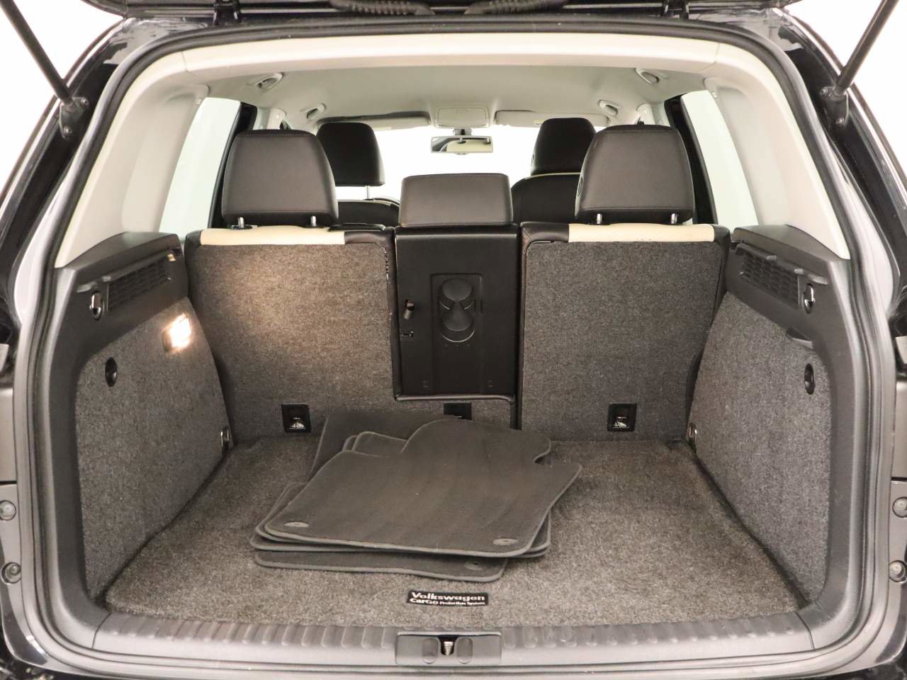 Used 2017 Volkswagen Tiguan S image 18