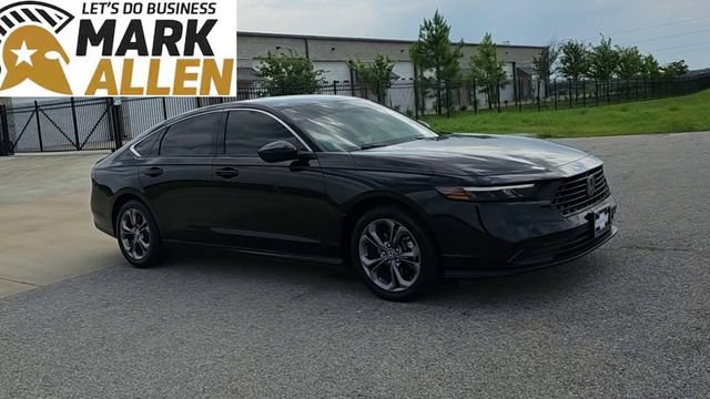 Used 2024 Honda Accord EX image 2