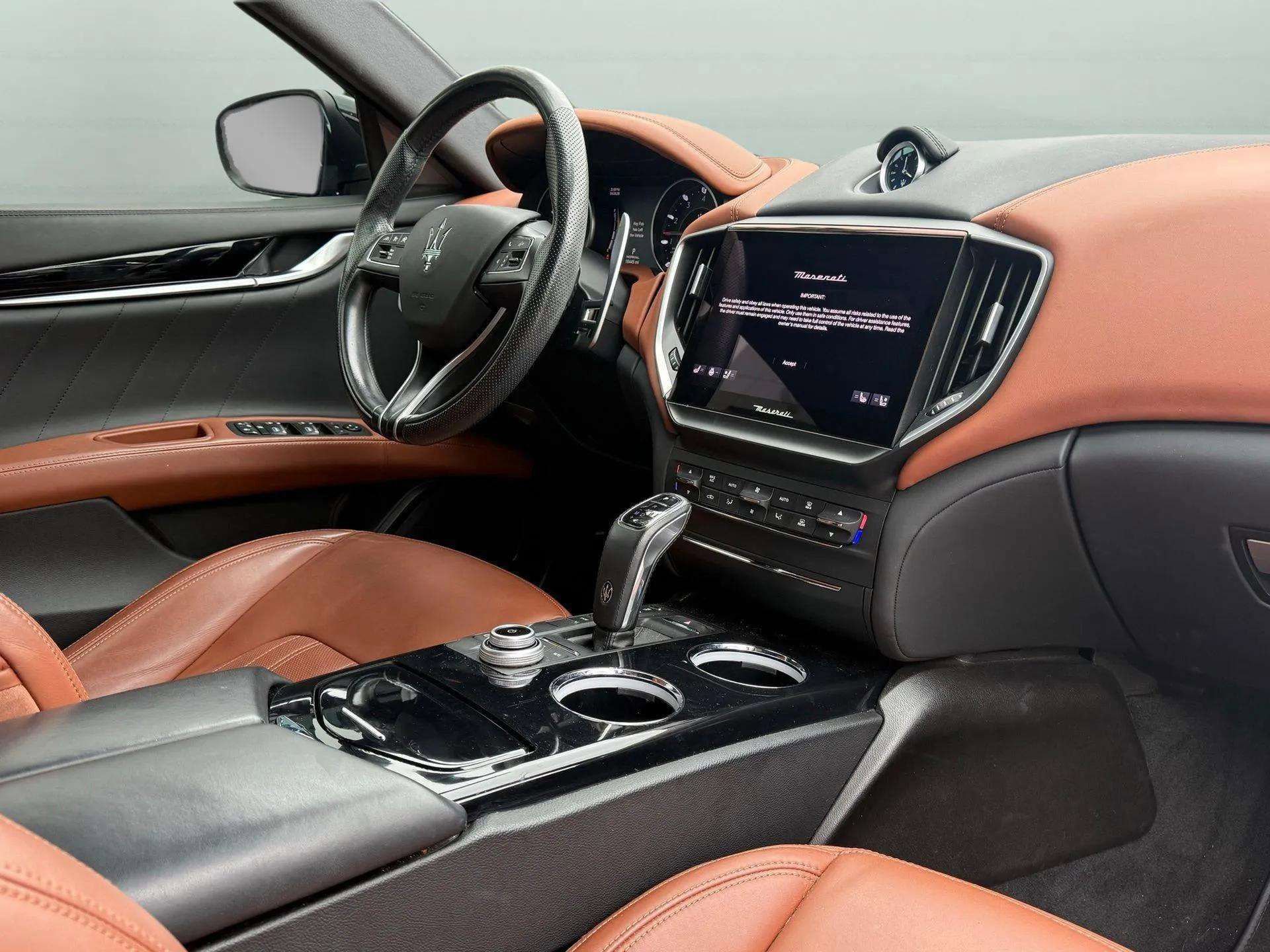 Used 2022 Maserati Ghibli Modena image 2