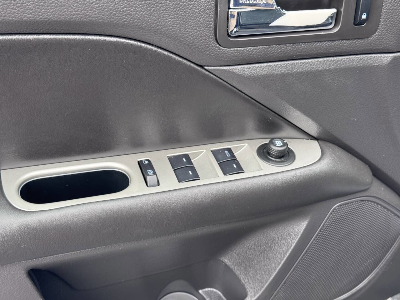 Used 2010 Ford Fusion SEL FWD image 15