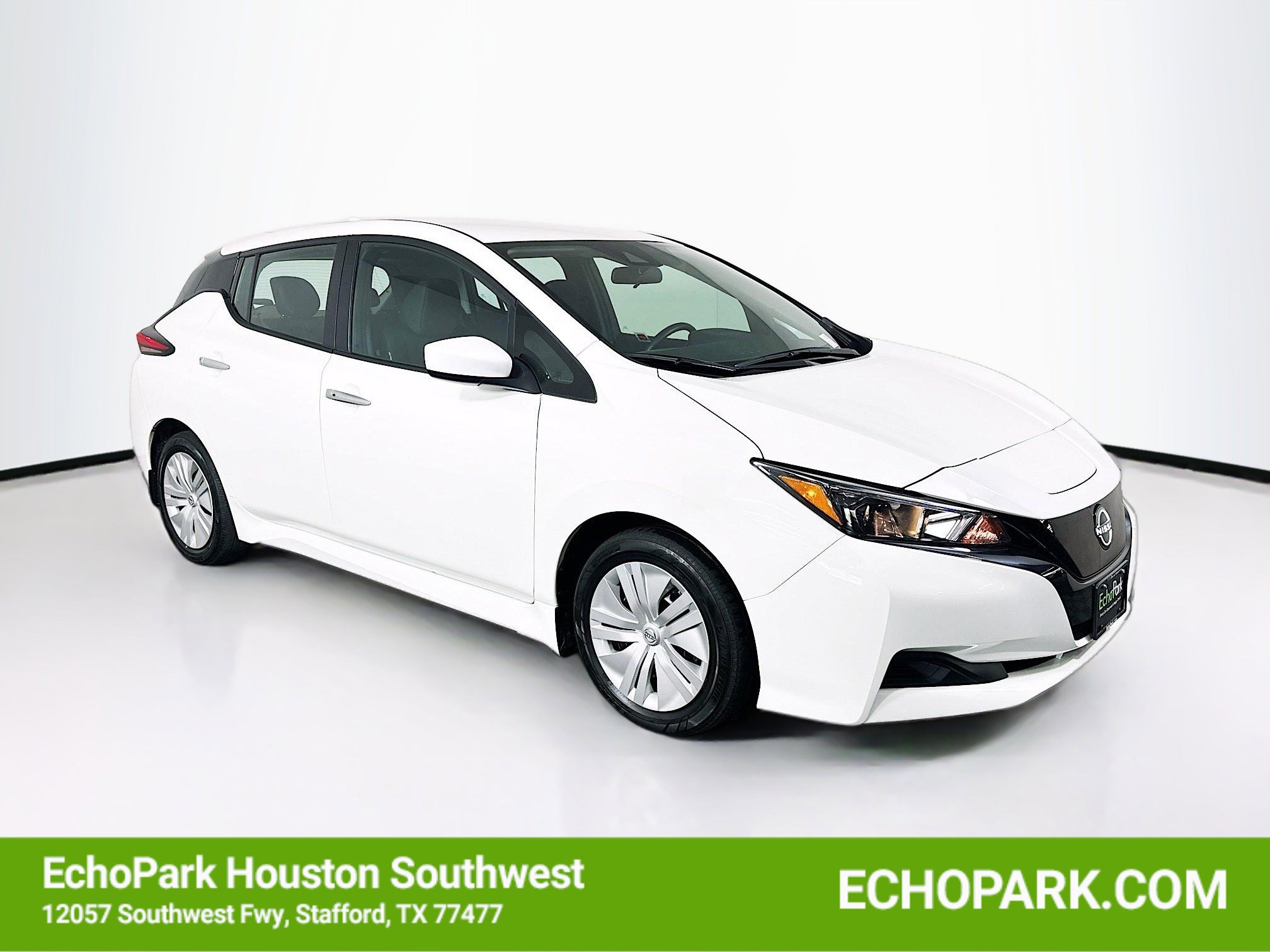 Used 2025 Nissan Leaf S image 1