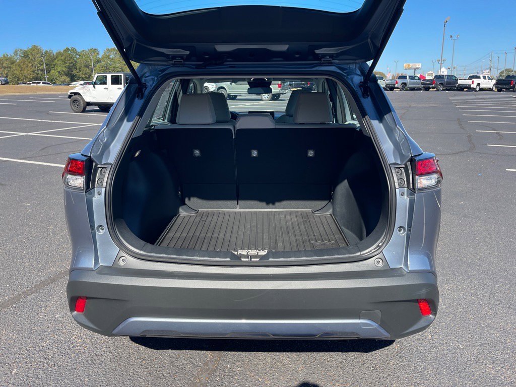 Used 2026 Toyota Corolla Cross L image 16