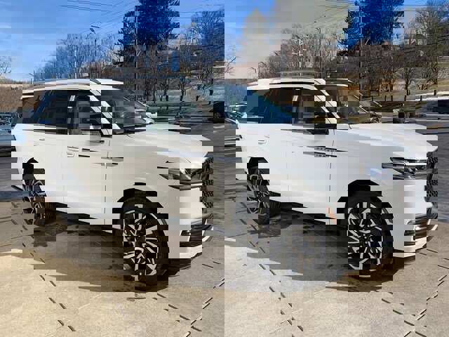 New 2026 Lincoln Navigator Reserve image 14