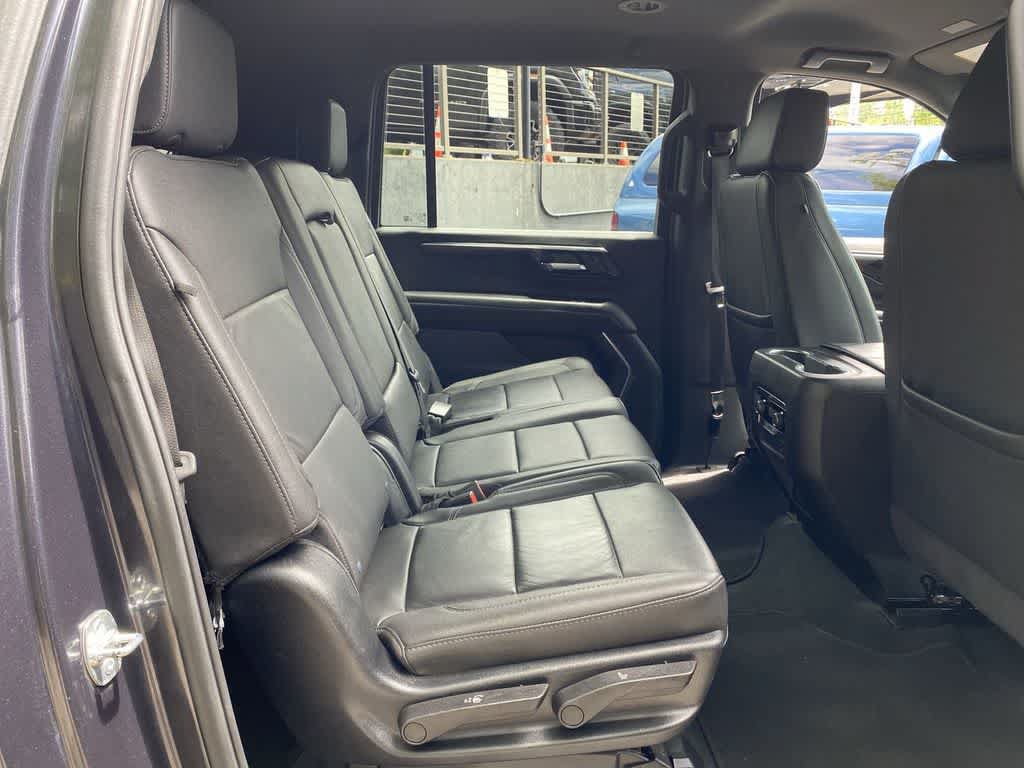 Used 2025 Chevrolet Suburban Z71 AWD/4WD image 18