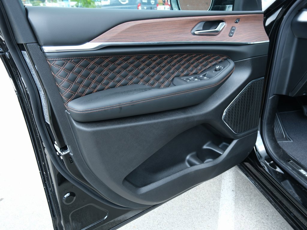 New 2025 Jeep Grand Cherokee Summit image 15