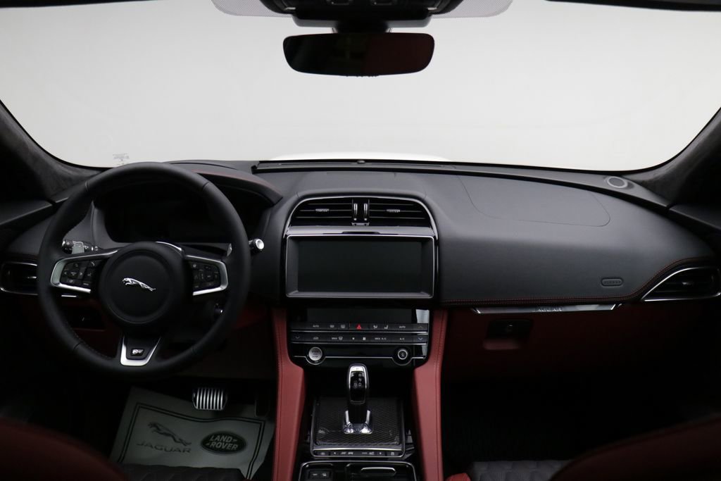 Used 2020 Jaguar F-PACE SVR AWD/4WD image 14