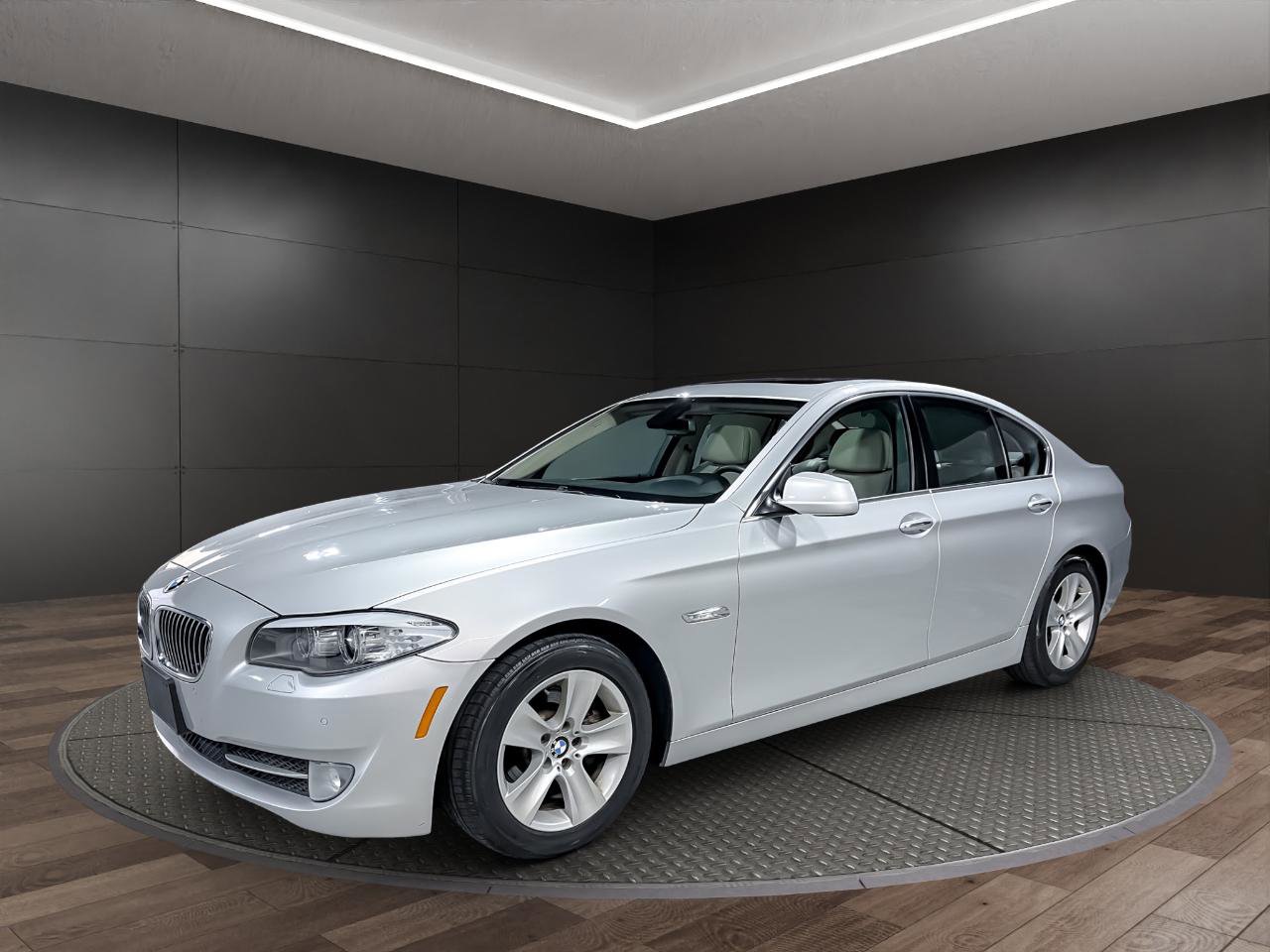 Used 2012 BMW 528i Sedan image 4